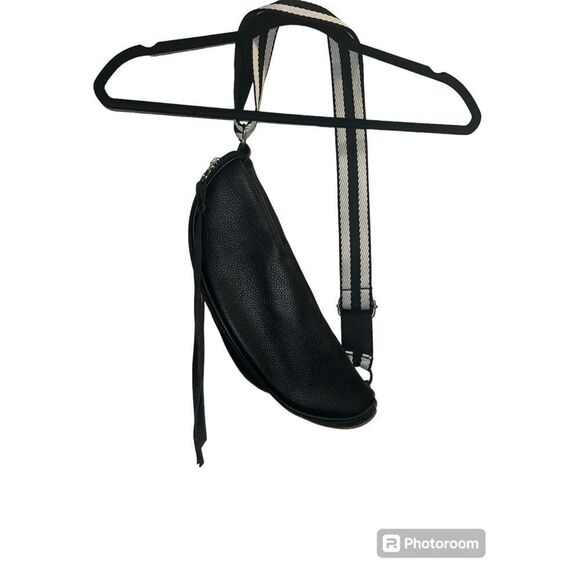 ✨Ulta Beauty Crossbody Bag✨ - Picture 3 of 5